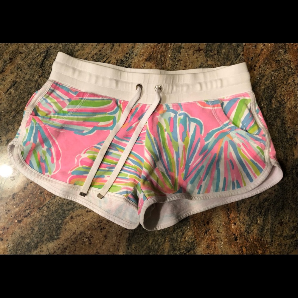 Lilly Pulitzer 4” long cotton XS shorts, only worn once.  Perfect for summer!